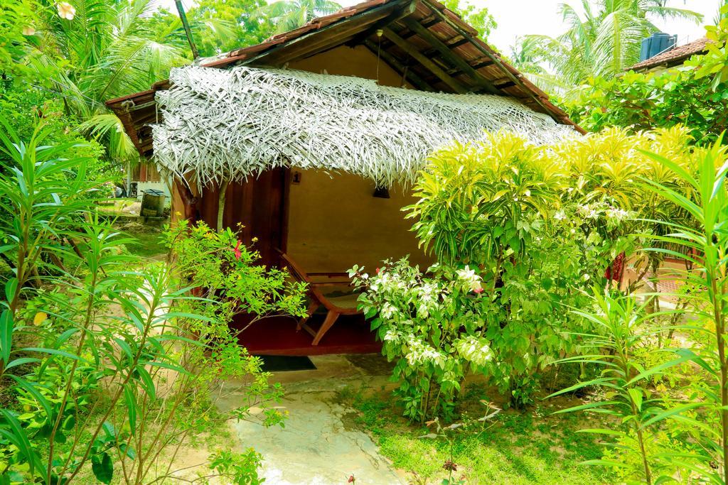Natural Cabanas Kanattagoda Exterior photo